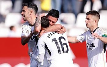 El Albacete un triunfa en casa ante el Santander en el que se recuperan sensaciones (2-0)
