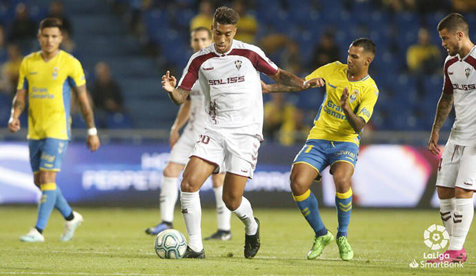 Las Palmas corta la racha del Alba