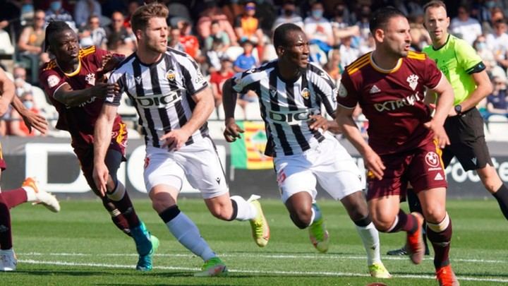 El Alba, mejor en la segunda parte, no se vuelve de vacío tras la complicada visita a Castellón