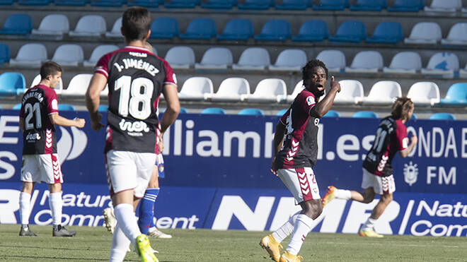 El Alba se lleva los tres puntos de El Toralín
