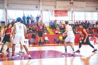 Salida complicada para el Isover Basket Azuqueca