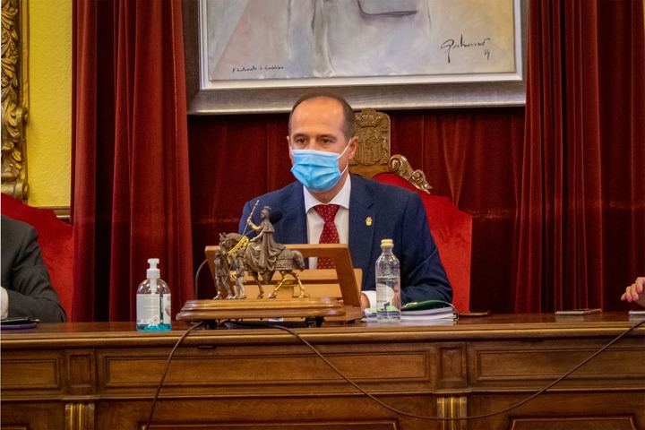 ÚLTIMA HORA : El alcalde de Guadalajara Alberto Rojo, aislado por el positivo en coronavirus de un contacto estrecho