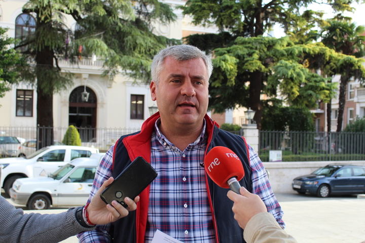 Alfonso Esteban asegura que Page es un presidente ahogado en sus propios incumplimientos y mentiras