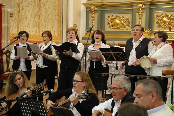 Almonacid recibe el mes de mayo haciendo gala de sus tradiciones