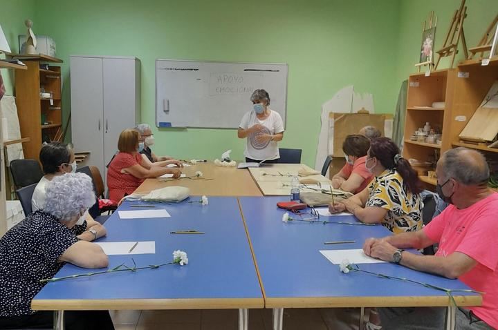 Los mayores de Alovera cuentan con un nuevo programa de apoyo emocional y psicológico tras la pandemia