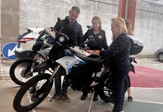Dos nuevas motos eléctricas para renovación de la flota de la Policía Local en Alovera