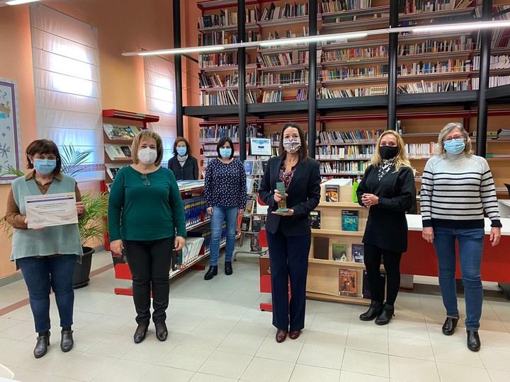 UN APLAUSO : Un nuevo reconocimiento del Ministerio de Cultura y Deporte a la Biblioteca Municipal de Alovera la convierte en la más laureada de España