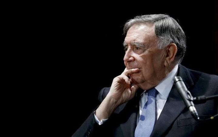 Luis María Anson, ingresado en un hospital madrileño