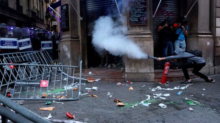 La Unión Federal de la Policía denuncia la pasividad del Gobierno de Sánchez ante el ataque a las Instituciones del Estado