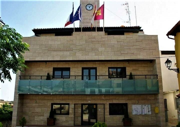 El Ayuntamiento de Yebes aprueba una oferta de empleo público para auxiliar de biblioteca y arquitecto técnico