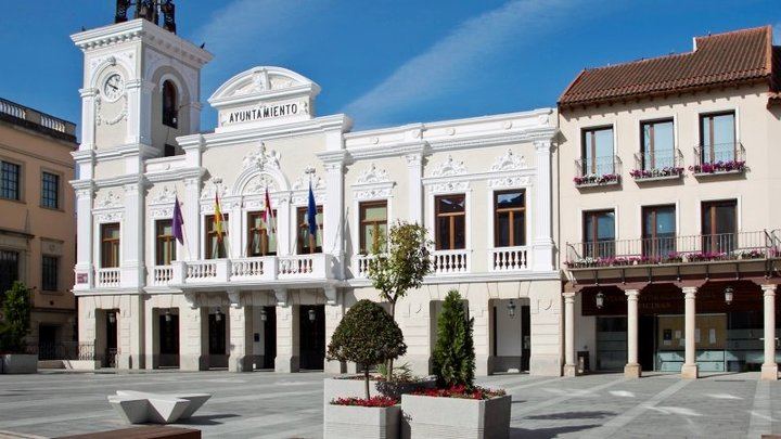 La concejalía de mayores del ayuntamiento de Guadalajara pone en marcha el programa de verano de Bailes de Salón
