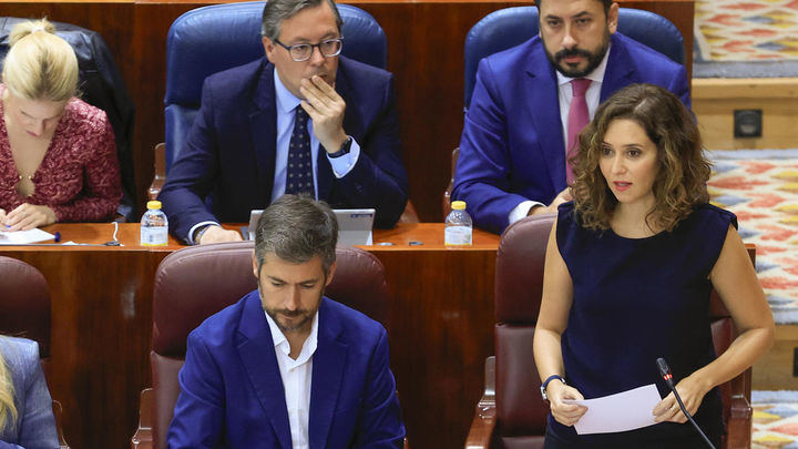 El PP de Madrid propone una ley para modificar 15 textos legislativos y cambiar las leyes trans y LGTBI