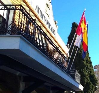 “Los proyectos ‘faraónicos’ del alcalde le costarán más de 10 años de hipoteca a los vecinos de Azuqueca”