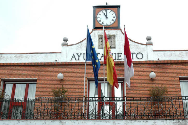 El Ayuntamiento de Azuqueca convoca los procesos para crear bolsas de empleo de conserjes y operarios