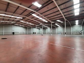 El Ayuntamiento de Azuqueca pone de nuevo a disposición de las peñas una gran nave para preparar el Desfile de Carrozas de septiembre