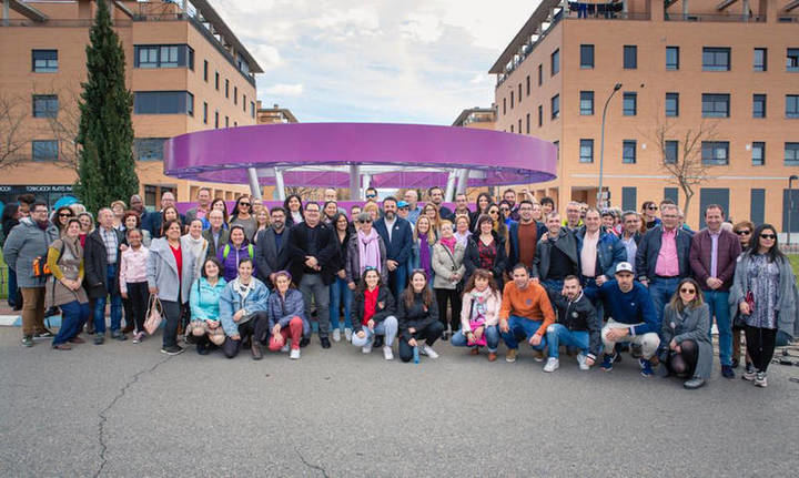 magen de los participantes en la lectura del manifiesto reclamando la igualdad, el pasado 8 de marzo, en la rotonda de la Igualdad de Azuqueca