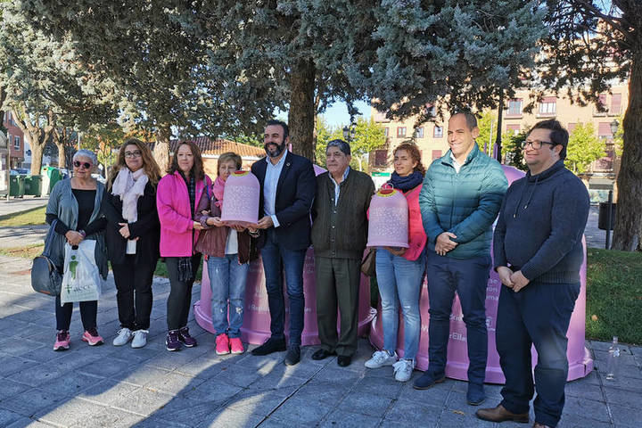 Azuqueca participa en la campaña 'Recicla vidrio por ellas' para recaudar fondos para la investigación sobre el cáncer
