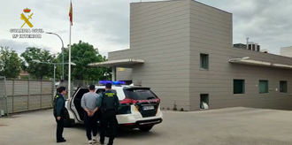 La Guardia Civil detiene a dos personas en Azuqueca de Henares...con m&#225;s de 40 robos con fuerza en el interior de veh&#237;culos