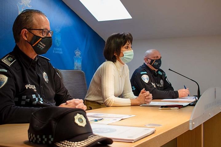 La Unidad de Mayores de la Policía Local de Guadalajara auxilió en 2021 a más de medio centenar de mayores en situación de vulnerabilidad