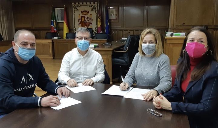 Alovera apoya la Banda de música Villahermosa de Alovera con un nuevo convenio, VER espectacular video de la Marcha Marcha Radetzky