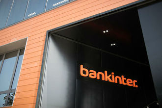Bankinter gana 418 millones de euros en el primer semestre, un 54% m&#225;s