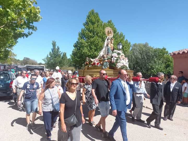 Procesión de la Virgen de Barbatona este domingo en Sigüenza. Foto : EDUARDO BONILLA
