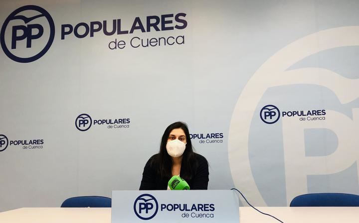 PP-CLM : La única solución que ha puesto sobre la mesa Emiliano García Page es que está dispuesto a dar mantas para que la gente no pase frío en las terrazas, pero se niega a dar ayudas