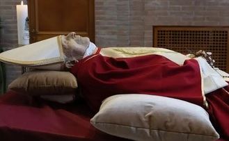 Funerales diocesanos por Benedicto XVI en la catedral y en la concatedral de Guadalajara