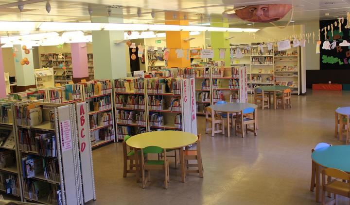 La Biblioteca Pública Provincial de Guadalajara se suma a un programa de mejora de habilidades lectoras con la intervención de perros adiestrados