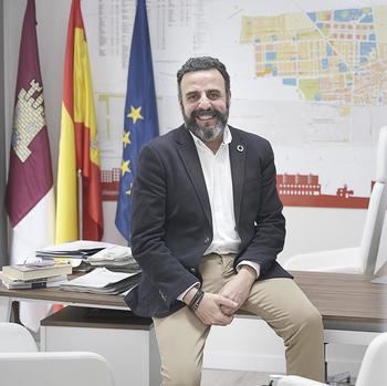 José Luis Blanco Moreno deja su cargo como alcalde de Azuqueca para asumir la Dirección de Relaciones Institucionales de RENFE