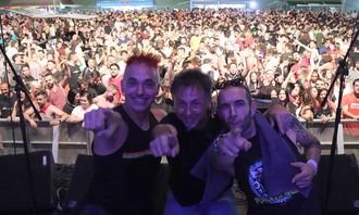 Contundente noche de punk con Boikot en el Ferial de Cabanillas
