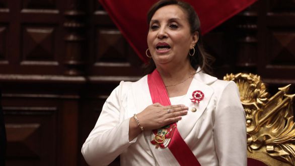Boluarte pide perdón por las muertes en protestas y propone un pacto de reconciliación en Perú