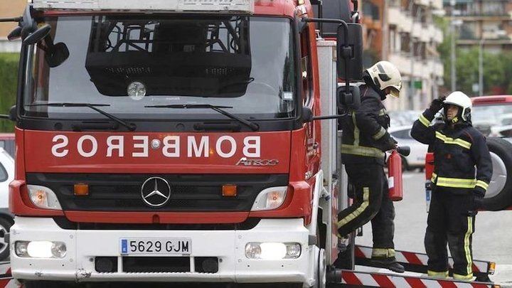 Muere una mujer atrapada y 5 personas rescatadas en un incendio en Ciudad Real