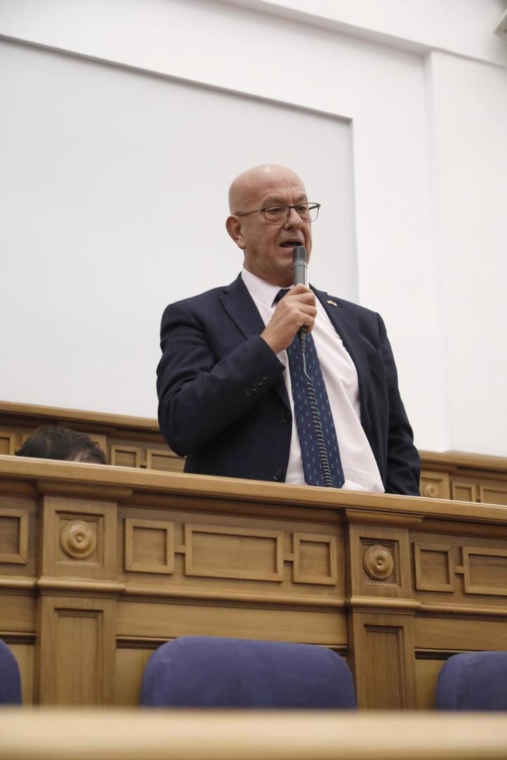 Castilla-La Mancha ha pasado de producir 24,39 millones de litros de leche en la primavera del 2021 a 21,45 millones este año, una caída del 12,1%, LA MAYOR DE TODA ESPAÑA