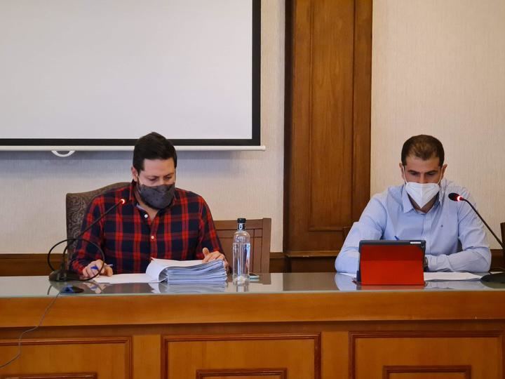 Pleno histórico en Brihuega, con la aprobación de unos presupuestos llenos de inversiones estratégicas y la adjudicación del contrato para la conversión de la Real Fábrica en hospedería