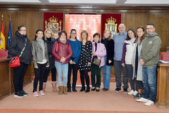 Entregadas las 12 tarjetas regalo de 100 euros de la campaña navideña 'Buscando a Keka' de Azuqueca