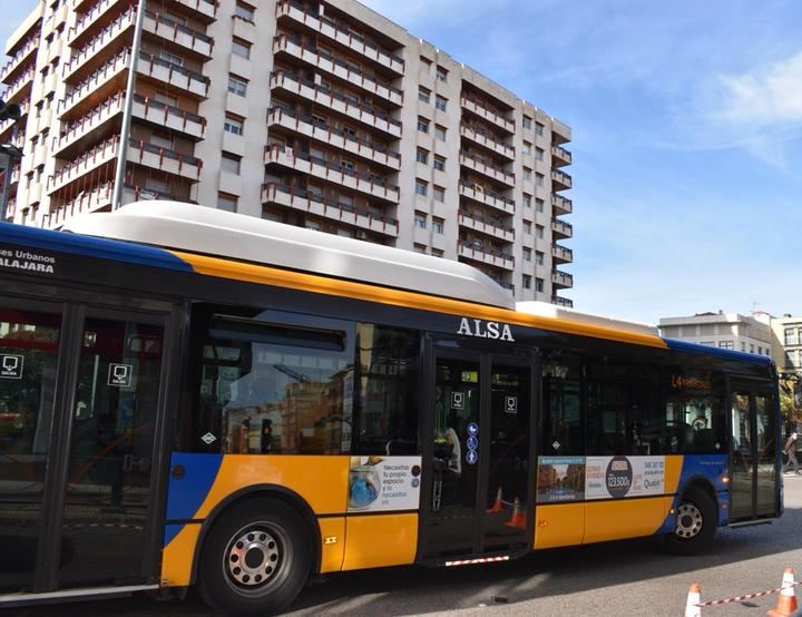 Los autobuses urbanos prestan servicios especiales nocturnos y gratuitos durante las Ferias y Fiestas de Guadalajara