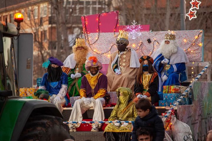 Multitudinaria Cabalgata de Reyes en Sigüenza