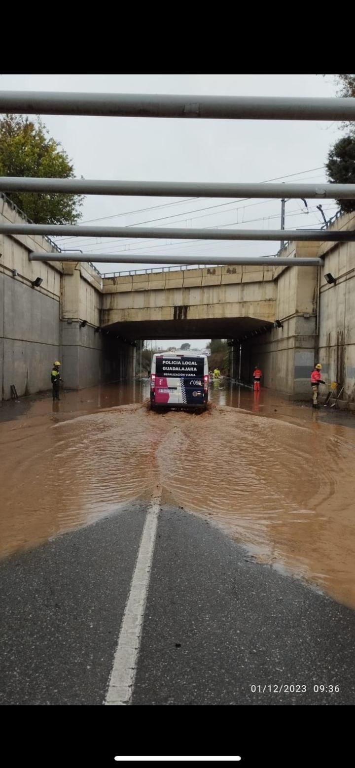 Las lluvias desbordaron el túnel de Cabanillas el jueves pasado. Foto : EDUARDO BONILLA