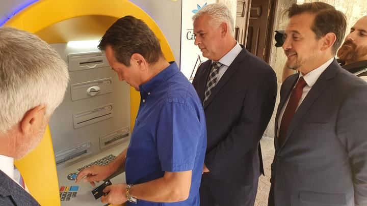 Los cajeros instalados en pueblos por la Diputación de Guadalajara y CaixaBank han posibilitado ya 21.155 operaciones