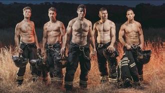 El calendario de los bomberos del Ayuntamiento de Madrid este año tiene...una sorpresa