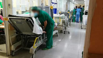 Colapso en las Urgencias del Hospital de Toledo : vuelven la imagen de las camas en los pasillos