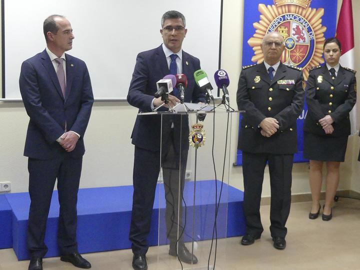 El subdelegado del Gobierno en Guadalajara destaca el reconocimiento social de la Policía Nacional en la conmemoración del aniversario de su fundación