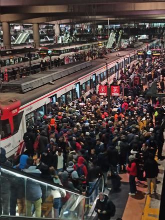 NUEVO CAOS EN CERCANÍAS : Cercanías Madrid registra RETRASOS en 5 líneas por problemas en la señalización