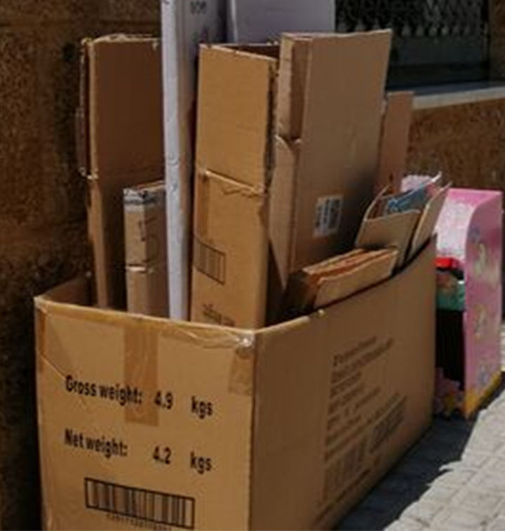 Los comercios de Azuqueca ya pueden solicitar la recogida de cartón puerta a puerta