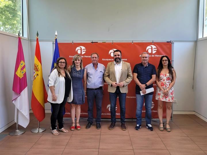 Renovados los convenios con las Casas Regionales de Andalucía, Asturias y Extremadura con el ayuntamiento de Azuqueca