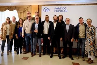 Castillo subraya que la política municipal es la mejor cantera y destaca la ingente labor que desempeñan alcaldes y concejales