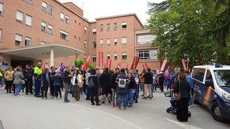 Se concentran en Guadalajara para denunciar 'abusos' de la Inspección Médica