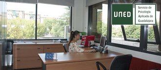 UN APLAUSO : El Centro Asociado UNED Guadalajara obtiene el premio a las entidades colaboradoras que ofertan prácticas externas del Banco Santander