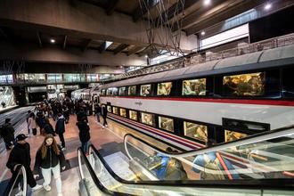 NUEVO CAOS EN CERCANÍAS : Fuertes retrasos en la línea C3 de Cercanías Madrid por una avería